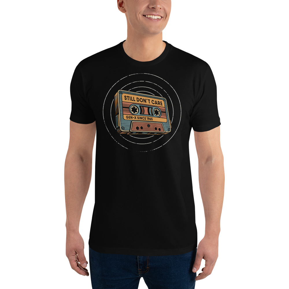 Gen X T-Shirt 1965 „Still Don't Care“ in Schwarz mit Retro-Kassettenmotiv – getragen
